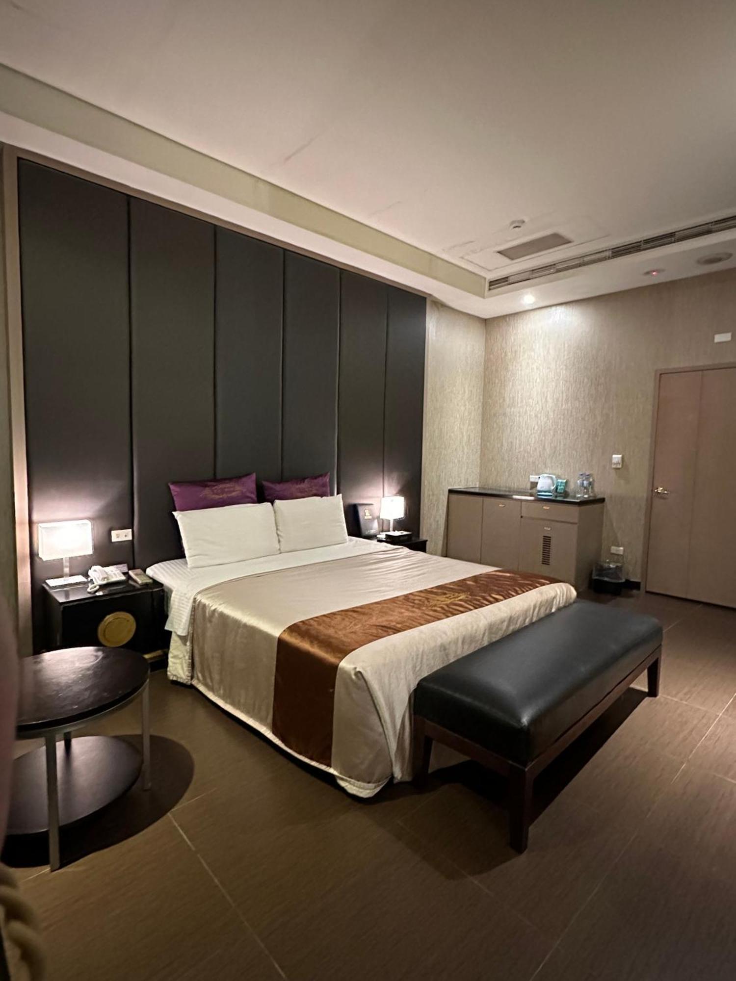 Purple Rainbow Motel Taipeh Exterior foto