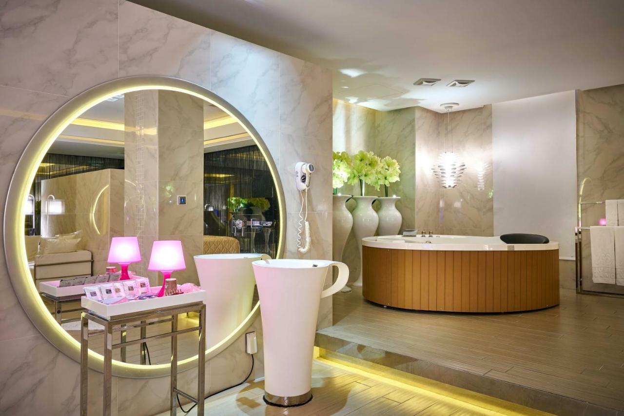 Purple Rainbow Motel Taipeh Exterior foto